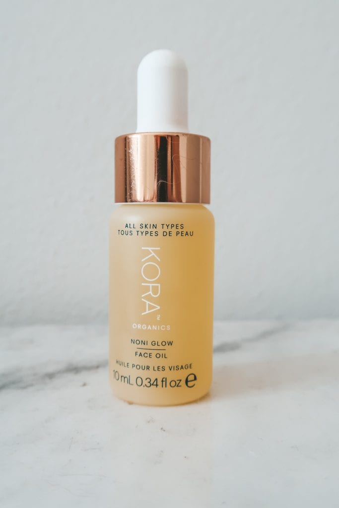 Olio viso Kora Organics.