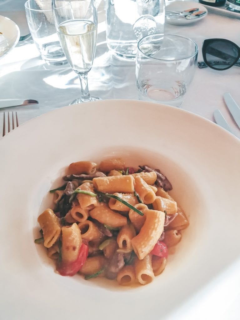 pasta con carne salada